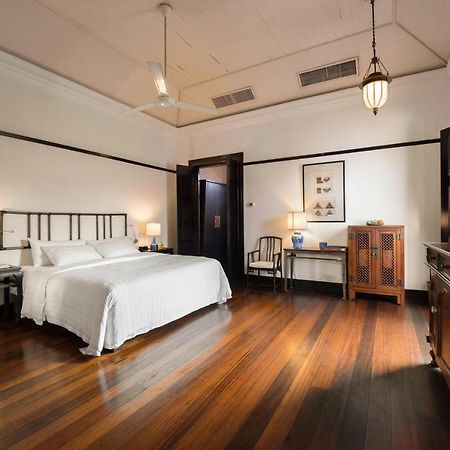 Отель Cheong Fatt Tze - The Blue Mansion Джорджтаун Экстерьер фото